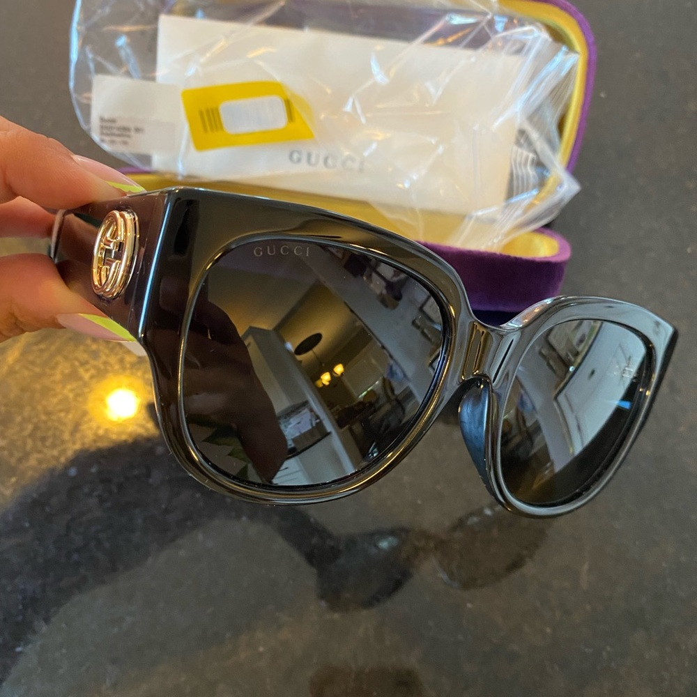 Gucci sunglasses black